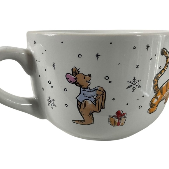 Winnie the Pooh holiday mug Zrike Brands & Disney oversized 24 ounce - Picture 6 of 11